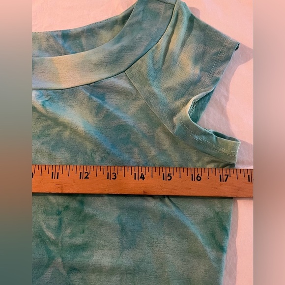 Vanity Women’s Turquoise Patterned Top, Cap Sleeves, Scoop Neck; Size L - Picture 7 of 8